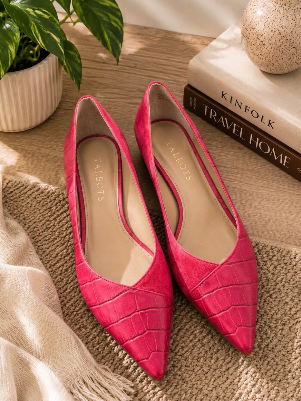 Talbots Sylvie Croc-Textured Red Suede Kitten Heel Pointed Toe Pumps. Ladies 6m